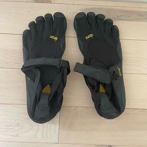 Vibram Toe Shoes Woman 39 *New*